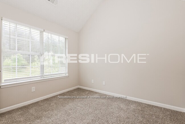 Building Photo - 1430 Camelia St
