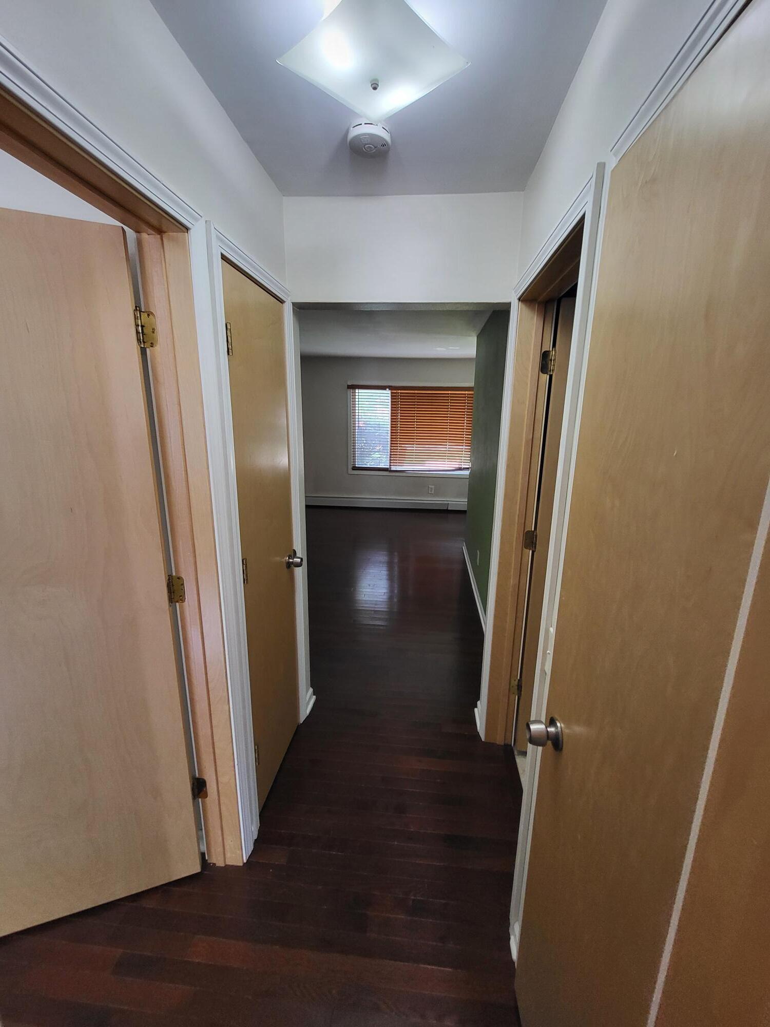 Building Photo - 1305 Jewel Ct