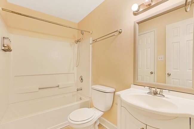 Building Photo - Adorable 2 Bedroom Duplex in Myrtle Beach