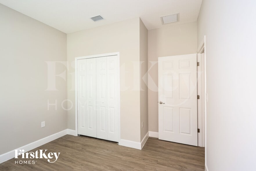 Building Photo - 216 Titan Rd SE