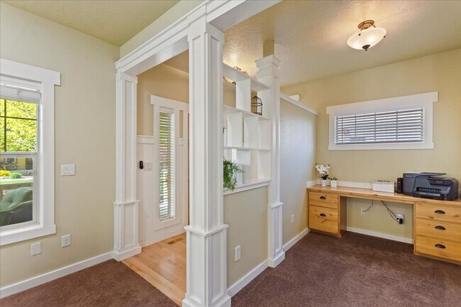 Building Photo - 3-Bedroom Craftsman-Style Home