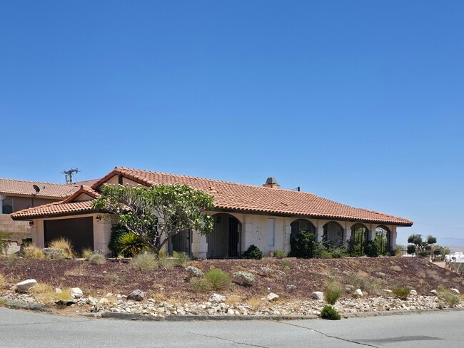 Building Photo - 12800 Avenida Alta Loma