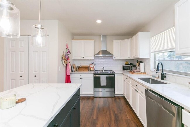 Building Photo - 1612 Berkshire Dr