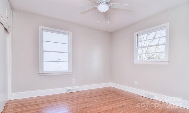 Building Photo - 1437 Springwood Ln