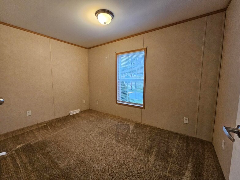 Building Photo - 28 Hillside Ln