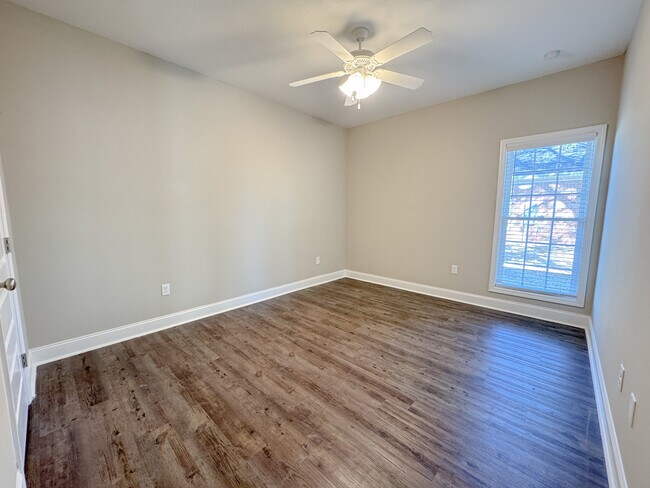 Building Photo - 35 Grove Cir