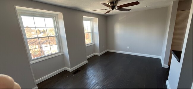 Building Photo - 208 Bonnie Brae Dr