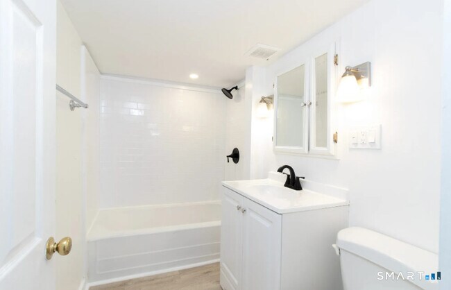 Building Photo - 30 Grove St