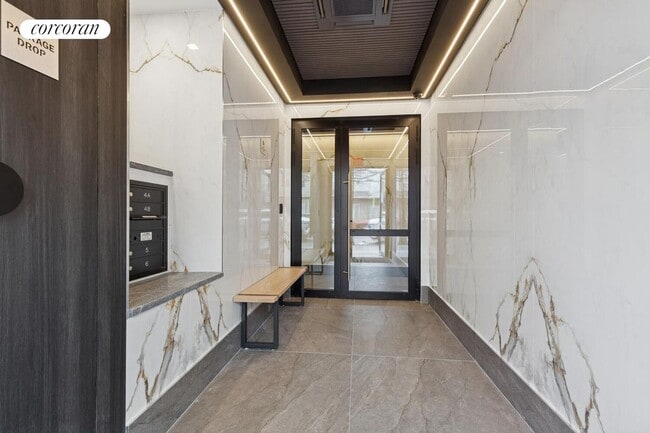 Building Photo - 760 Metropolitan Ave