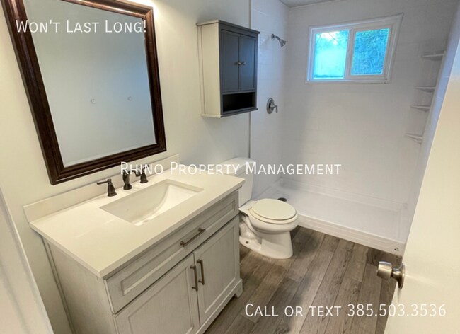 Building Photo - 1993 Champagne Ave