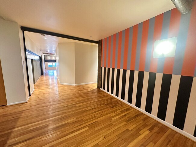 UNIT G - 1232 Sarah St