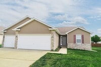 Building Photo - 3 Bedroom / 2 Bathroom Home for Rent in Va...