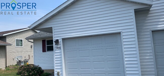 Building Photo - TR1424