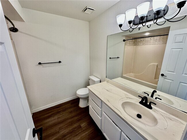 Building Photo - 1244 SW Elm Tree Rd