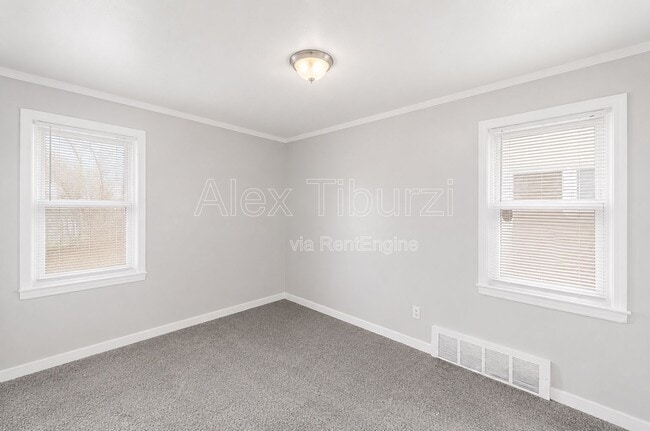 Building Photo - 6301 Lodewyck St