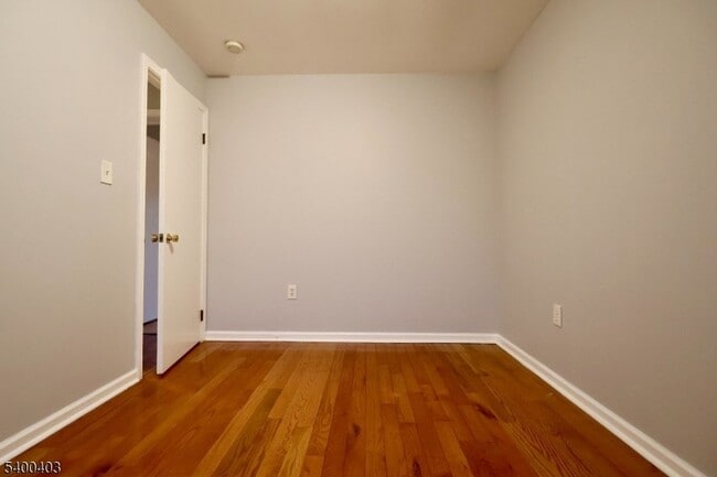 Building Photo - 124 Dickerson St