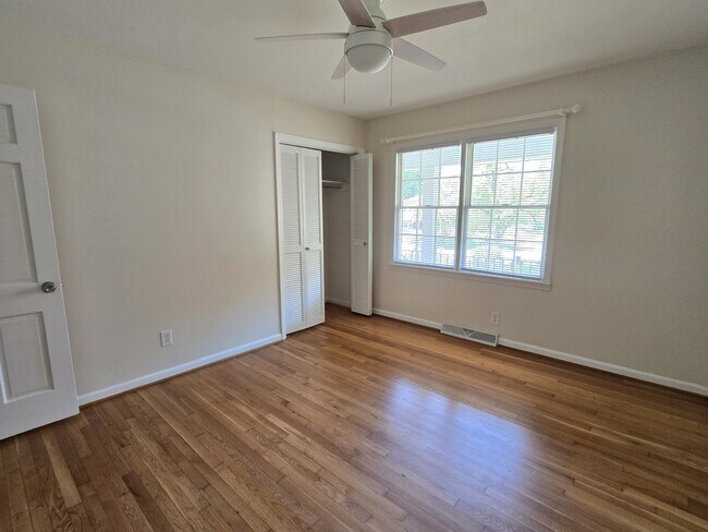 Building Photo - 3703 Hickory Hill Dr