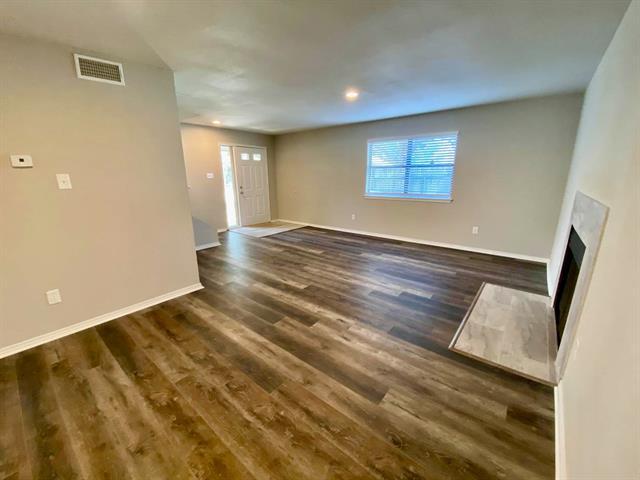 Building Photo - 6205 Fernwood Dr