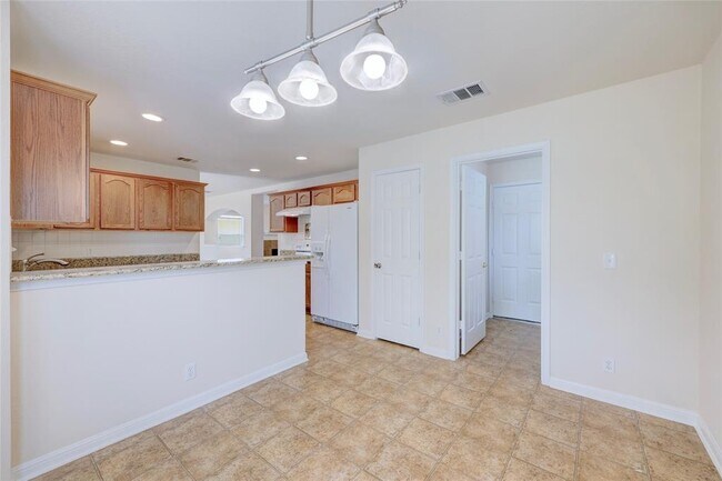 Building Photo - 324 Avalanche Ave