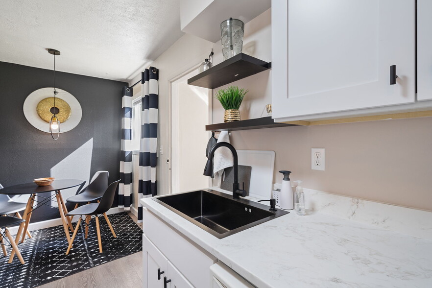 Building Photo - 140 4th St