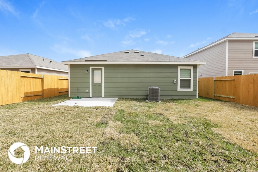 Building Photo - 27060 Leonardo Dr