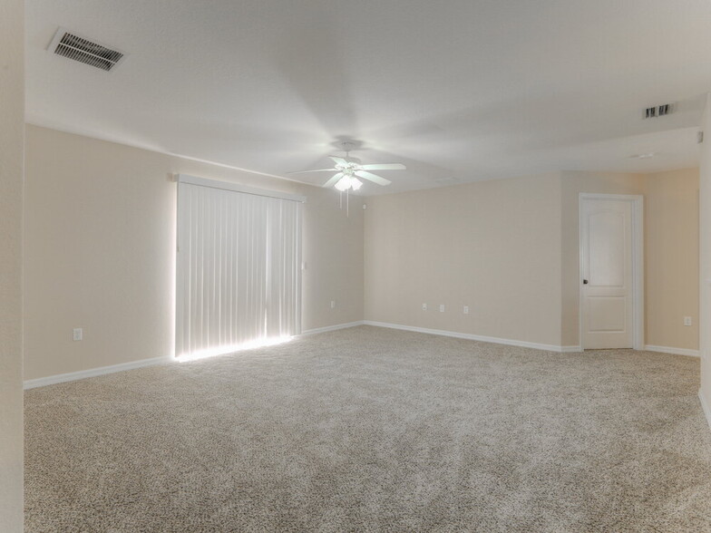 Building Photo - 9026 Beacon Manor Terrace