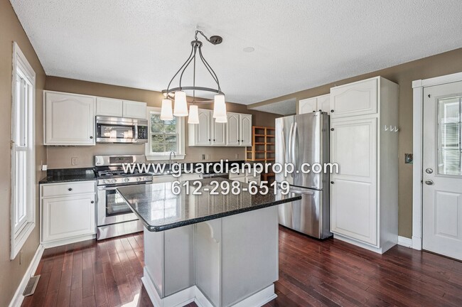 Building Photo - House Near Downtown Stillwater Available Now, Hardwood Floors, Updated Kitchen, Fenced Yard