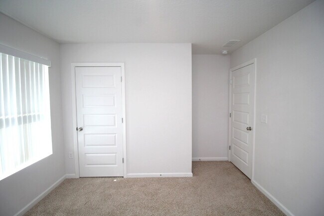 Building Photo - 4-Bedroom Rental in Lakeshore Preserve – Open Floor Plan, Screened Patio, and 2-Car Garage