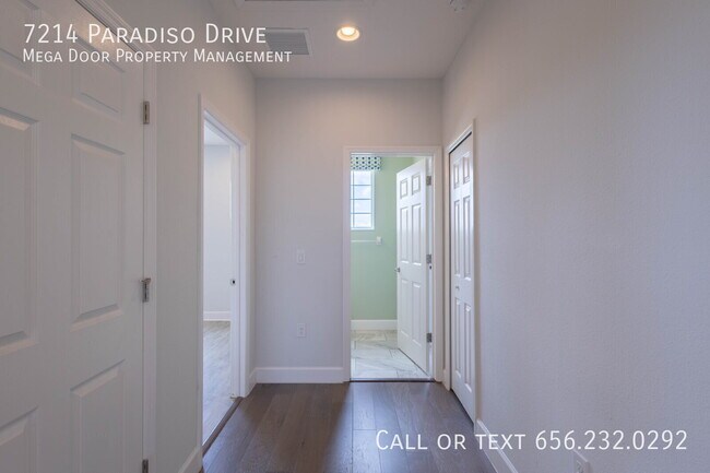 Building Photo - 7214 Paradiso Dr