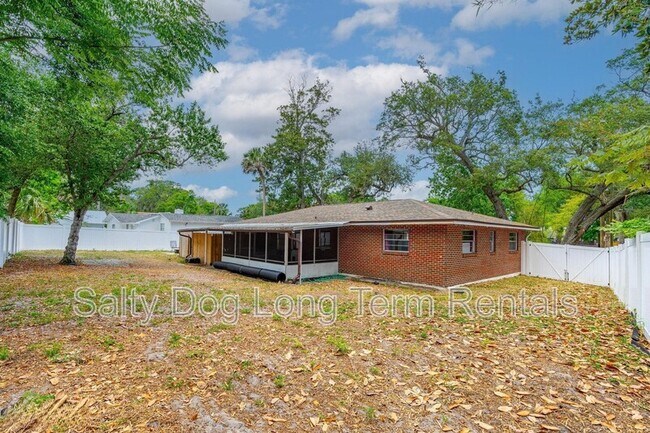 Building Photo - 1314 Florence Ct