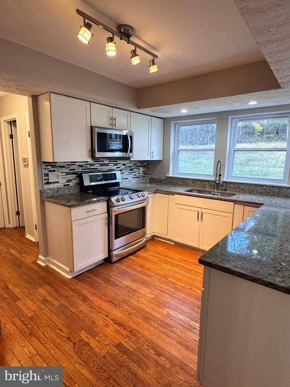 Building Photo - 915 Cypress Point Cir