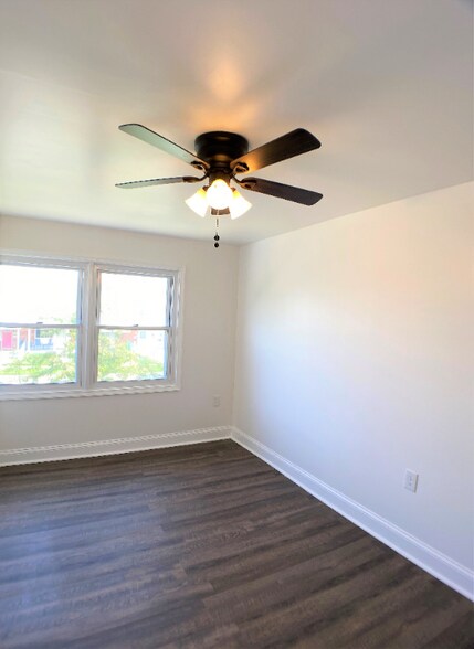 Building Photo - 2038 Kelmore Rd