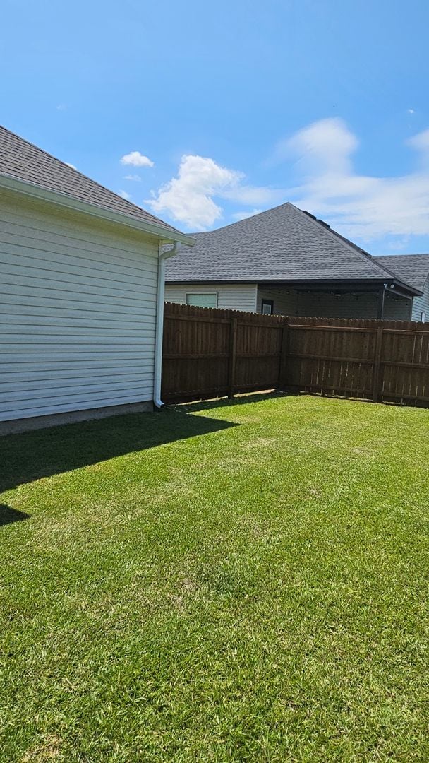 Building Photo - Knights Landing four bedroom home