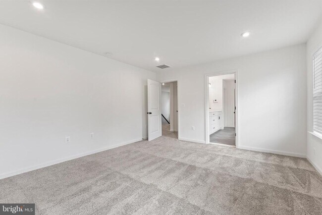 Building Photo - 5508 Redgum Ln