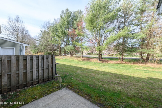 Building Photo - 83 Oak Ln