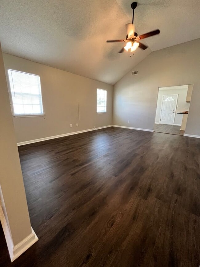 Building Photo - 206 Worthington Ln