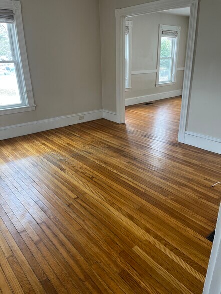 Building Photo - 16 Gordon St