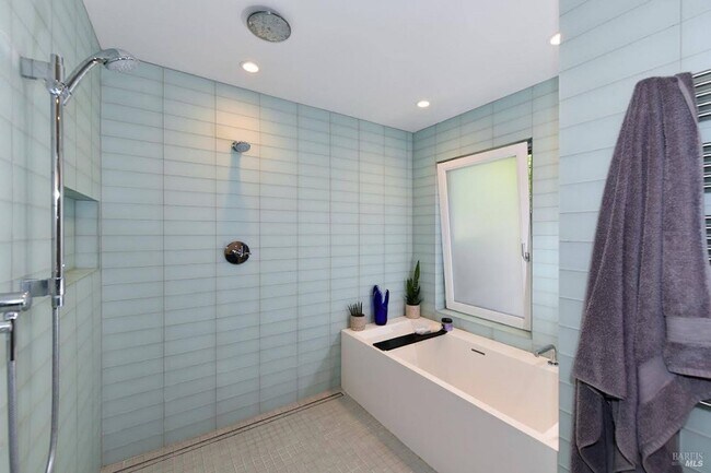 Building Photo - Stunning Four Bedroom Browns Valley Home f...