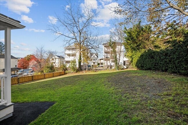 Building Photo - 9 Upsala St