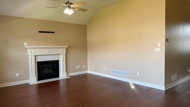 Building Photo - 5109 Lake Trout Ct