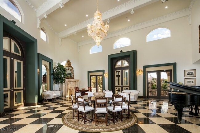 Building Photo - 8801 Palm Greens Ct