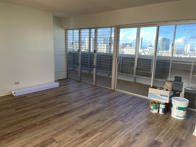 Building Photo - Makiki - Bellevue Tower - 3 Bdrm/2 Bath/ 1...