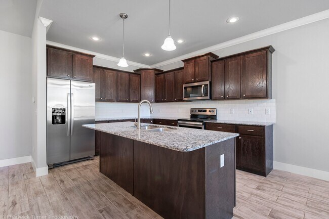 Building Photo - ***112 Alder Street***