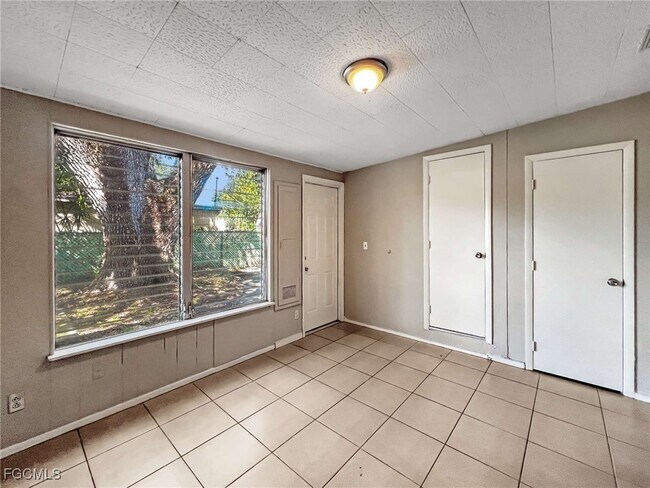 Building Photo - 9861 Orange River Blvd