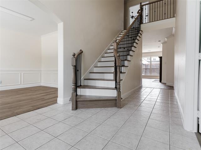 Building Photo - 5601 Glenview Ln