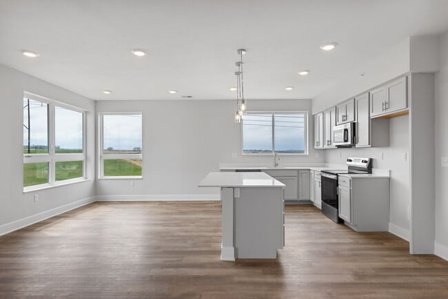 Building Photo - Vervain-1 Bedroom + Den B