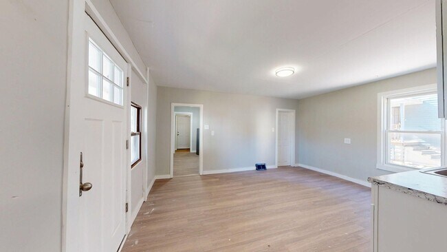 Building Photo - Cudell/West Blvd neighborhood; 4 bedroom/1 bath single family house for rent!