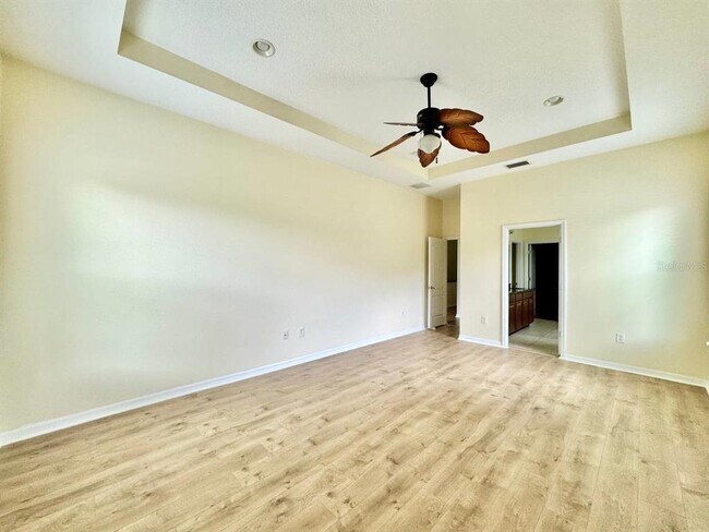 Building Photo - 3989 Windcrest Dr