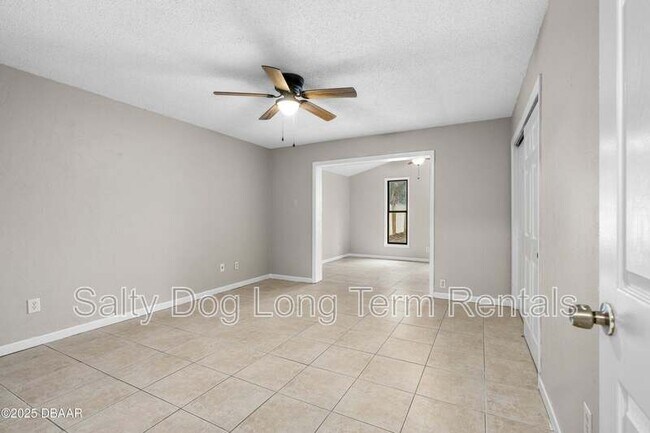 Building Photo - 1702 Carolina Ave