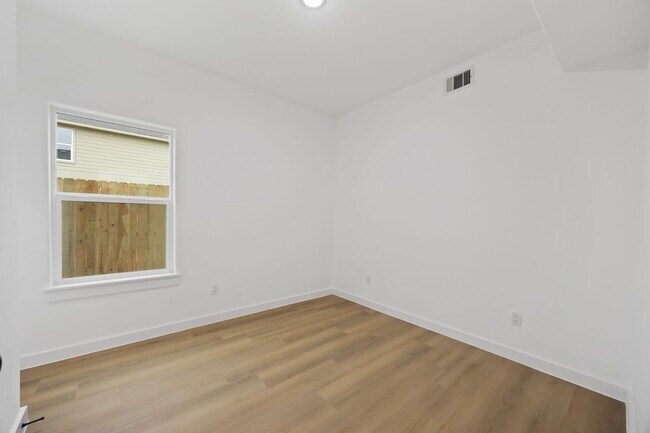 Building Photo - Brand-New Duplex for Rent – 3 Bed | 3.5 Bath